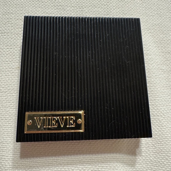 Vieve Gilt Eyeshadow Quad - Picture 4 of 7